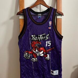 Vintage Toronto Raptors Vince Carter Champion jersey (size 40)